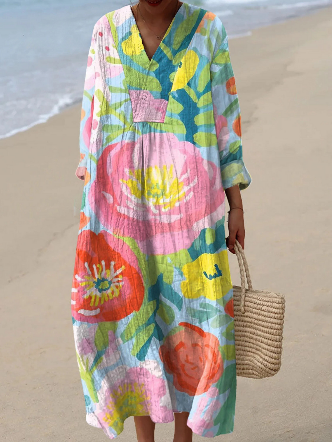 Vestido Feminino com Estampa Artística de Flores em Aquarela