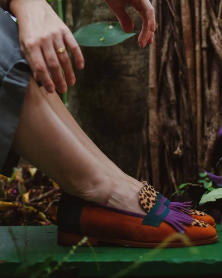 MOCASSIM COM FRANJAS E ESTAMPA ANIMAL
