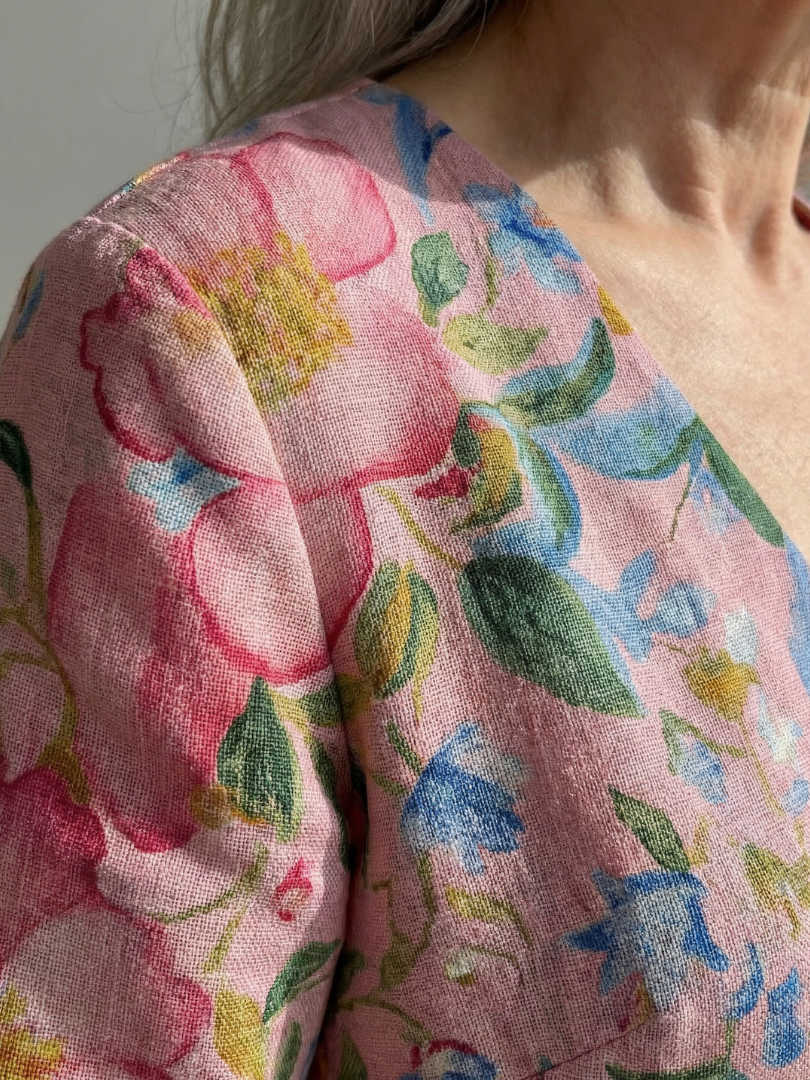 Julien | Vestido Midi Floral com Forma Leve