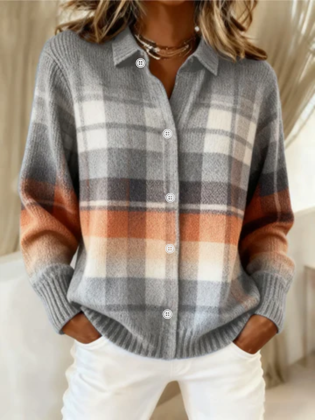 Elena – Blusa com Capuz Xadrez em Tons Suaves