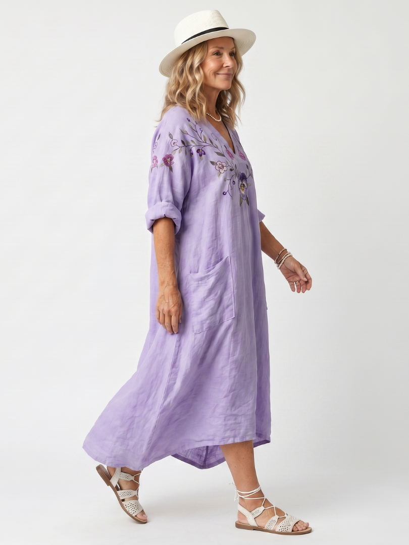 Tavi| Vestido Midi Bordado Floral com Bolso Oversized