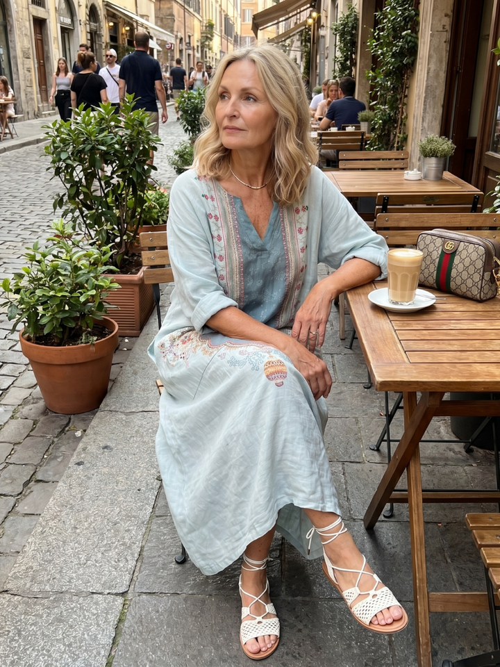 Kassiani | Vestido Midi com Painel Ornado, Bordado e Bolso Oversized
