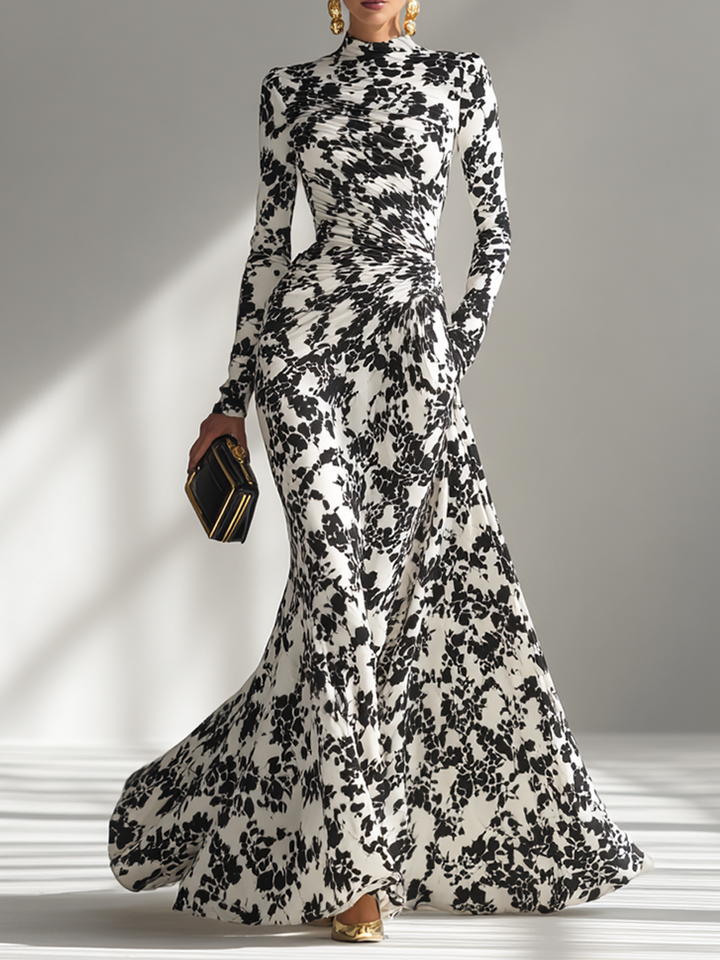 Vestido Envelope Estampado em Preto e Branco com Tecido Stretch