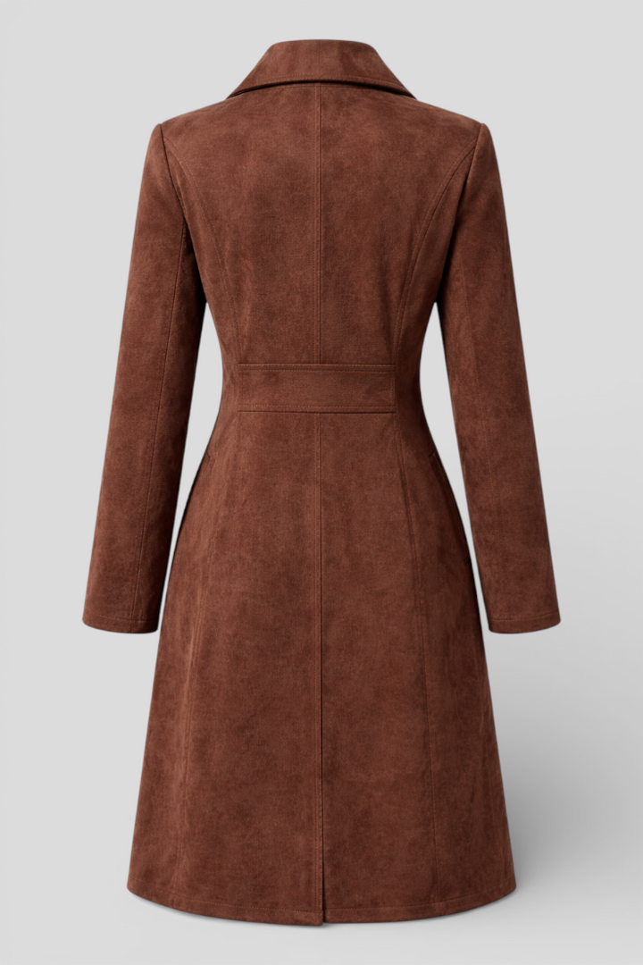 Teresa – Trench Coat Icônico e Atemporal com Silhueta que Valoriza a Figura