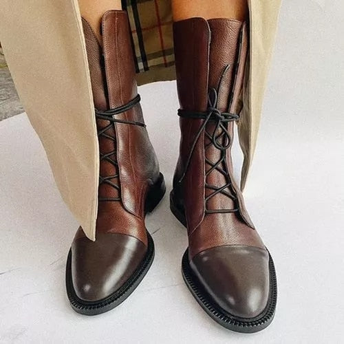Sophia | Bota feminina de cano curto com cadarço