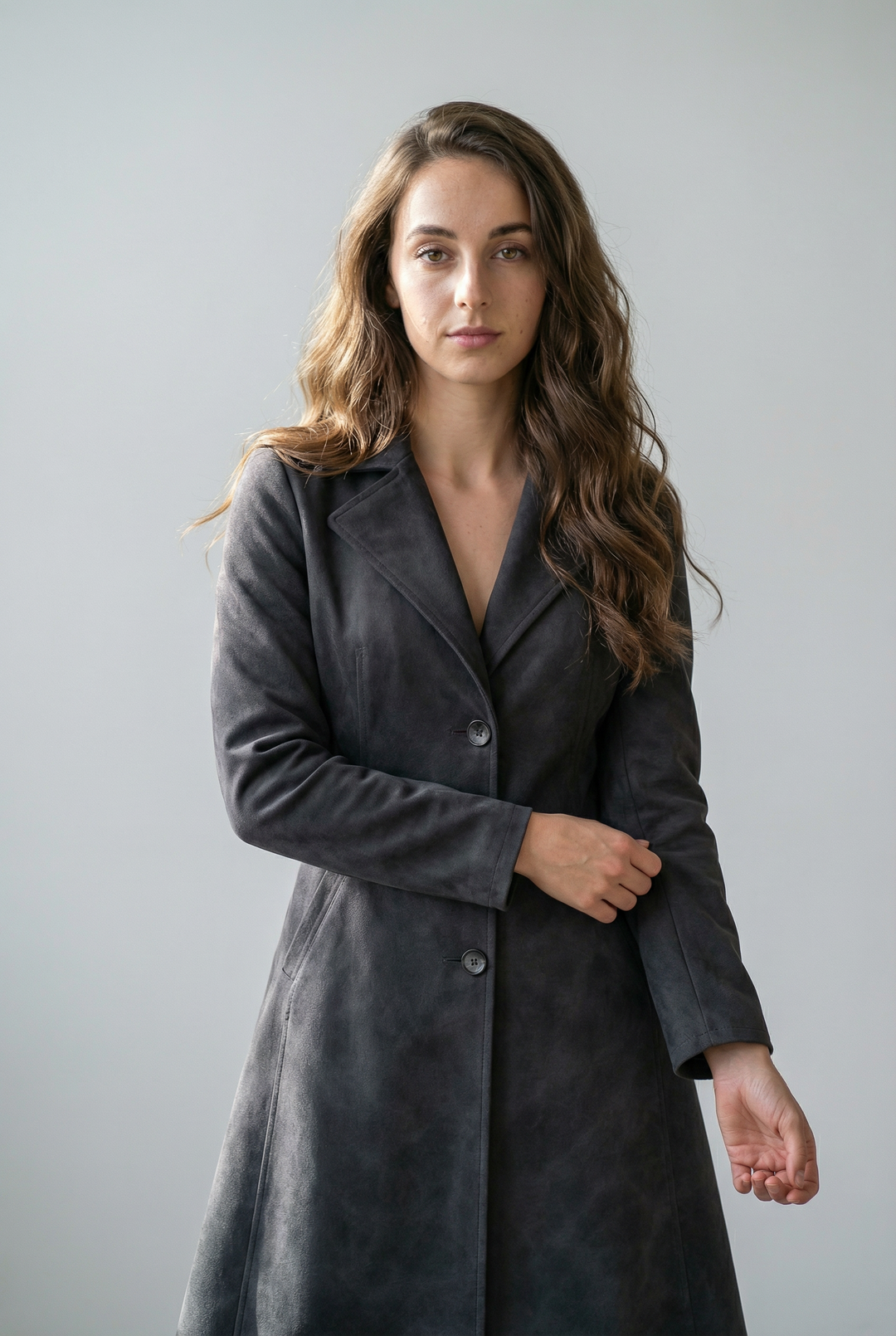 Teresa – Trench Coat Icônico e Atemporal com Silhueta que Valoriza a Figura