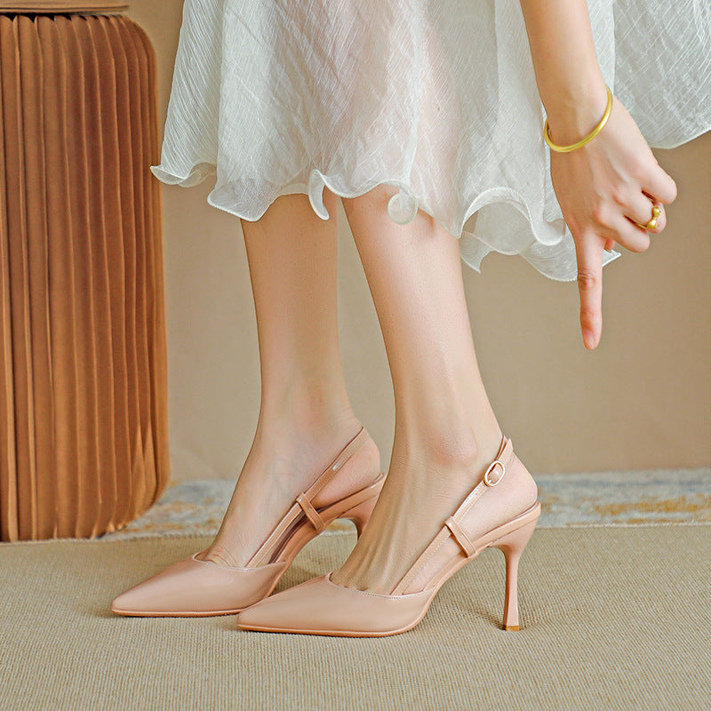 ZURI - Scarpin Elegante de Bico Fino com Alça Ajustável e Salto Stiletto