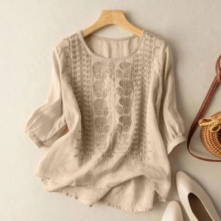 Aurora – Blusa Relaxada Bordada