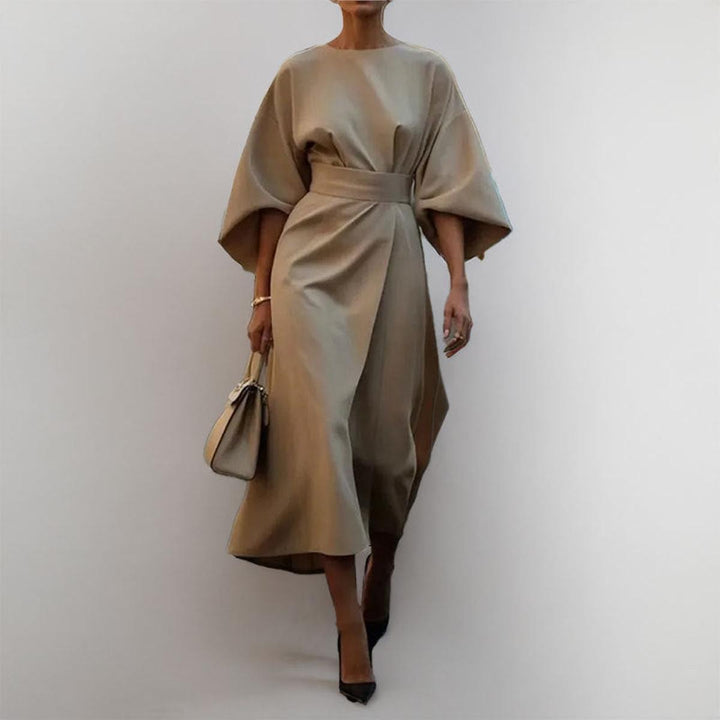 Eldra | Vestido Longo com Mangas Morcego e Toque de Cetim