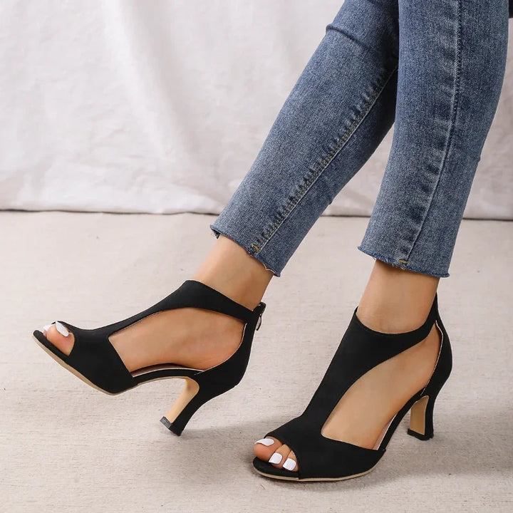 ALANA – Elegantes Sandálias de Salto com Laterais Abertas