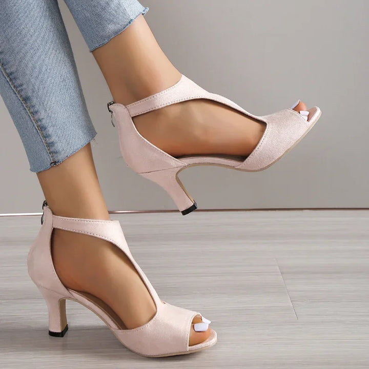ALANA – Elegantes Sandálias de Salto com Laterais Abertas