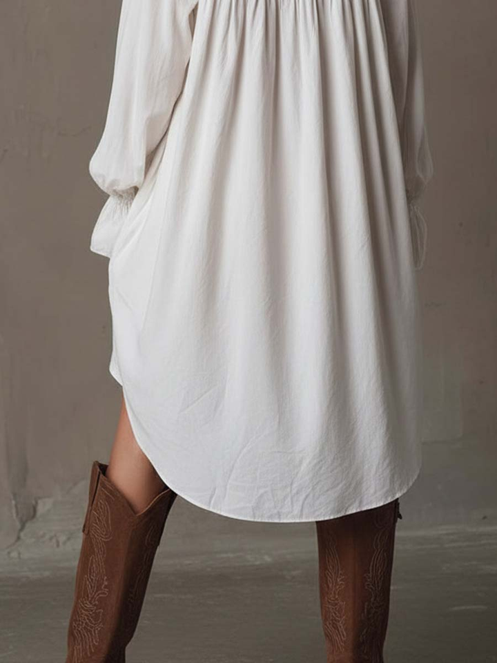 Vestido Mini de Manga Longa com Barra Irregular e Renda Branca