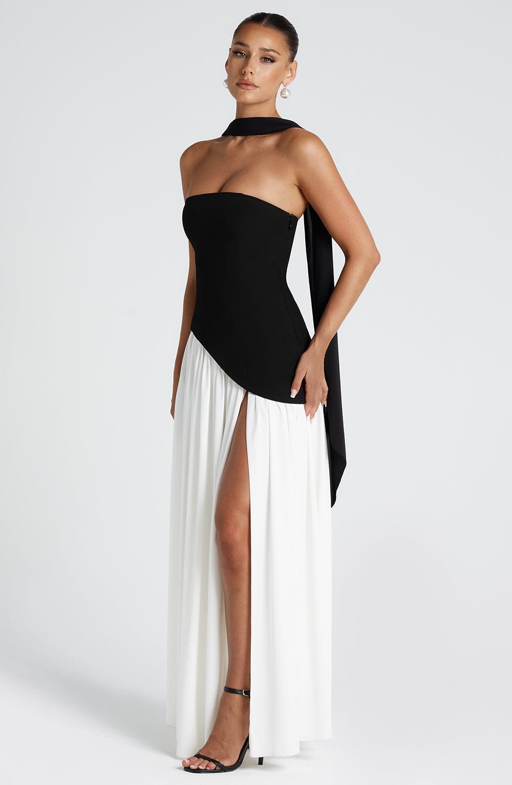 Vestido Longo Luxo Chic com Fenda