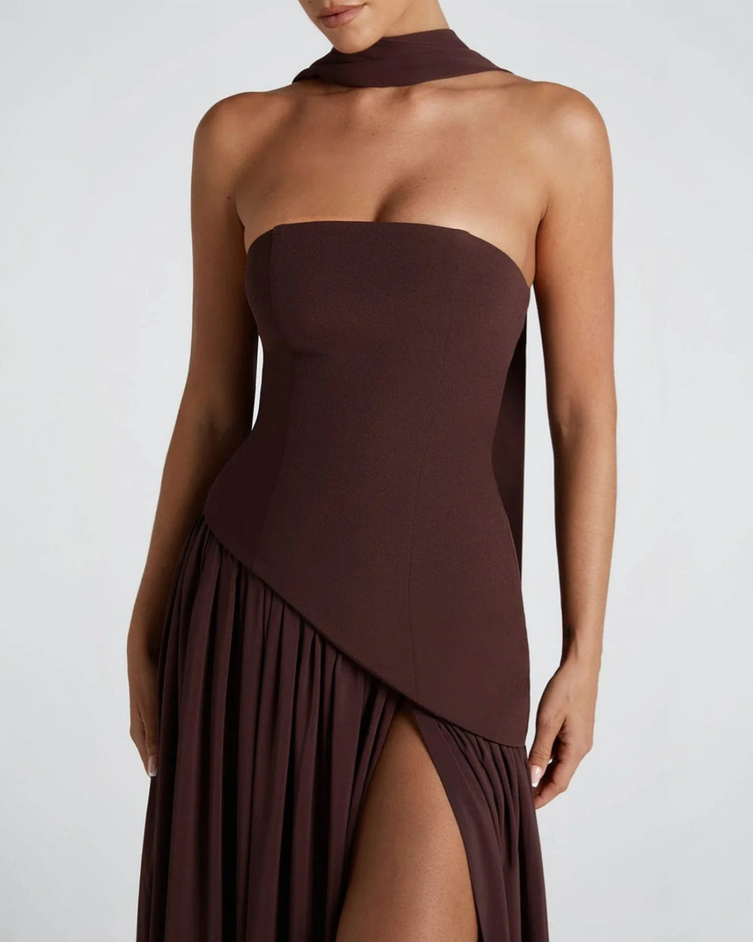 Vestido Longo Luxo Chic com Fenda