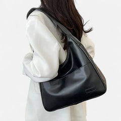Charlotte | Flowy Hobo Camille
