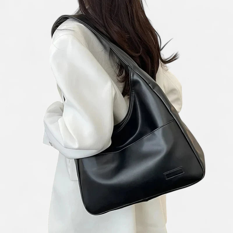 Charlotte | Flowy Hobo Camille