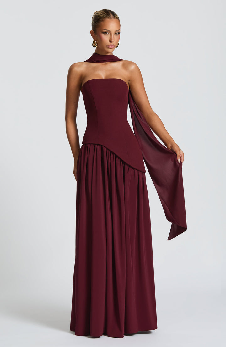 Vestido Longo Luxo Chic com Fenda