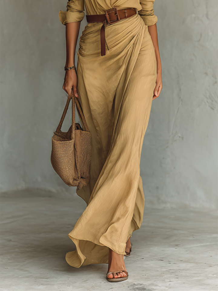 Vestido Maxi com Lapela, Abotoamento Simples, Manga Longa e Cinto