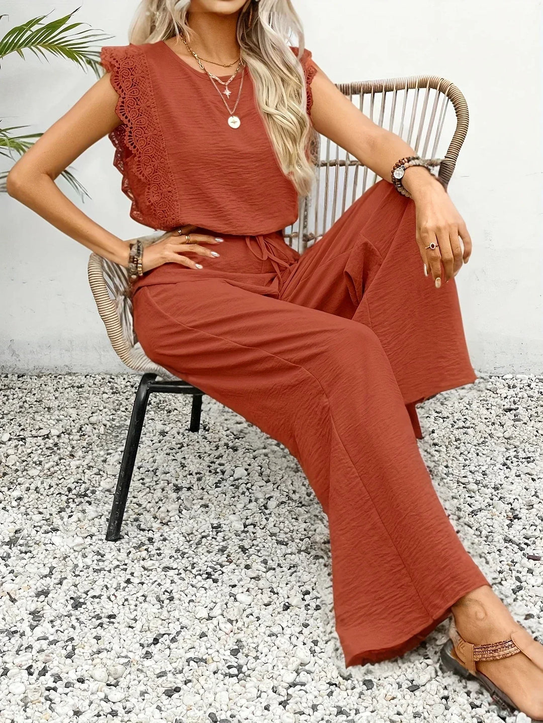 Conjunto Elegante Zella de Duas Peças | Blusa com Renda e Calça Pantalona