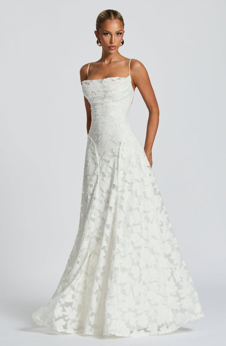 Clara Léon | Vestido Elegante