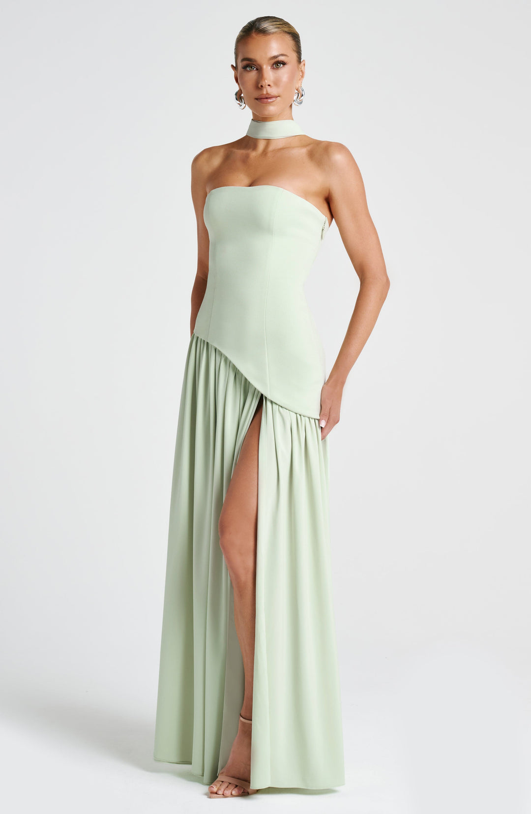 Vestido Longo Luxo Chic com Fenda