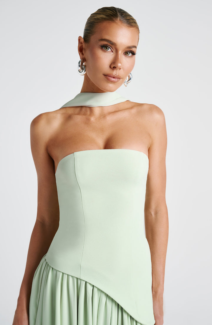 Vestido Longo Luxo Chic com Fenda