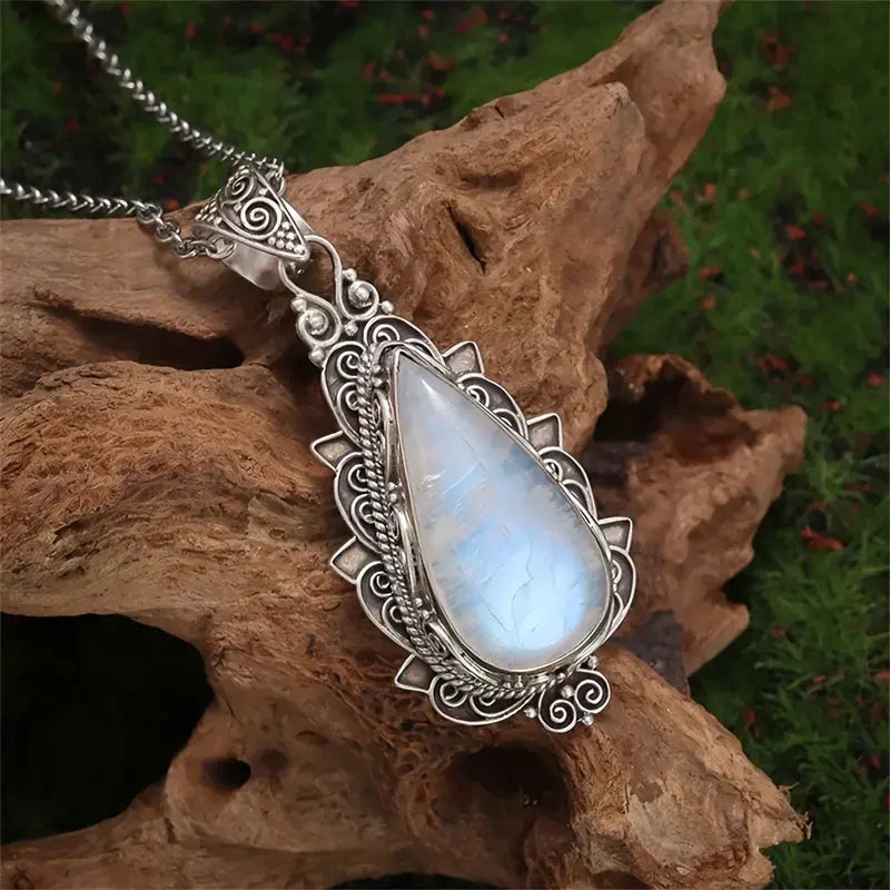 Jacob | Drop Antique Designs Necklace Gold