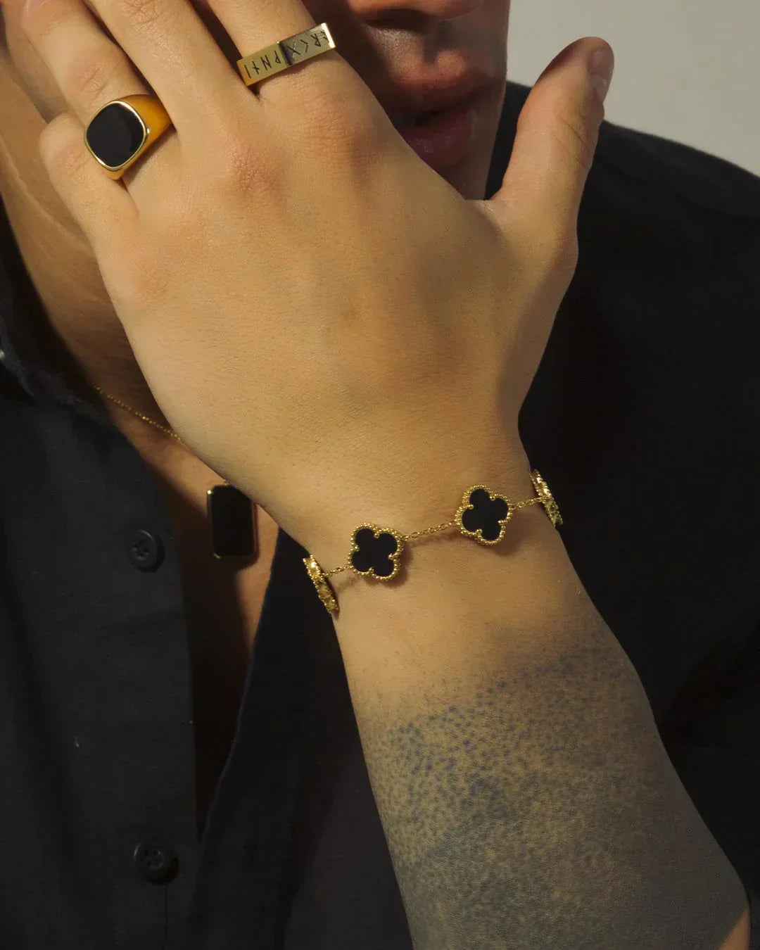 Noah | Gold Bracelet Clover Female & Accessories
