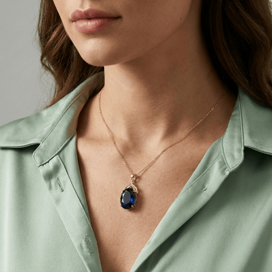 Noelle | Vintage Gold Tone Necklace